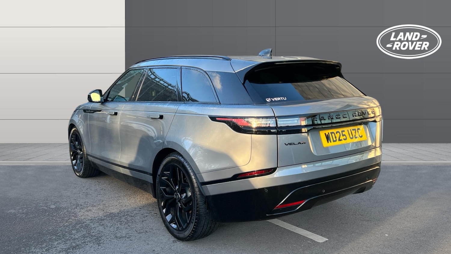 Used Land Rover Range Rover Velar 2025 for sale - 76979653: Photo 2