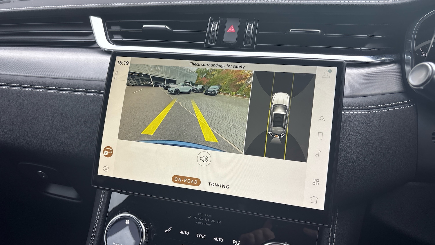 Used Jaguar F-Pace 2022 for sale - 76315279: Photo 12