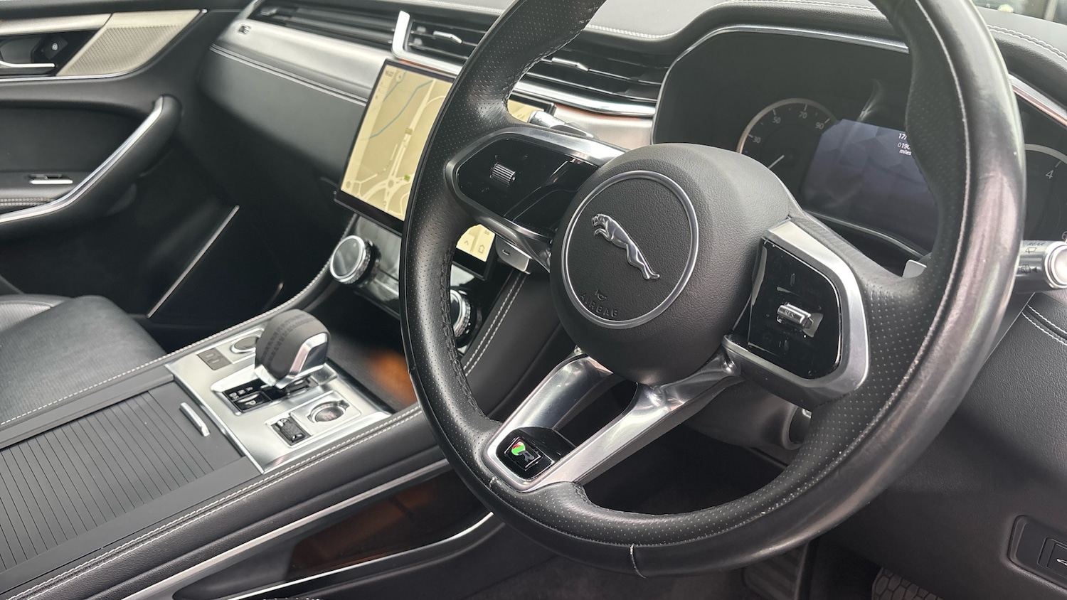 Used Jaguar F-Pace 2022 for sale - 76315279: Photo 32