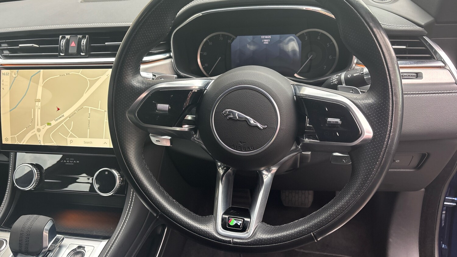 Used Jaguar F-Pace 2022 for sale - 76315279: Photo 33