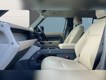 Used Land Rover Defender 2020 for sale - 78310238: Photo