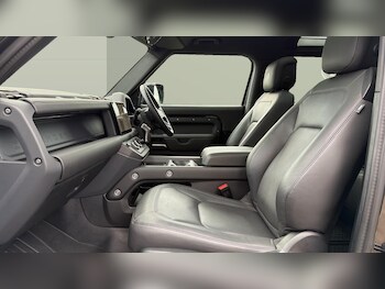 Used Land Rover Defender 2024 for sale - 77801898: Photo