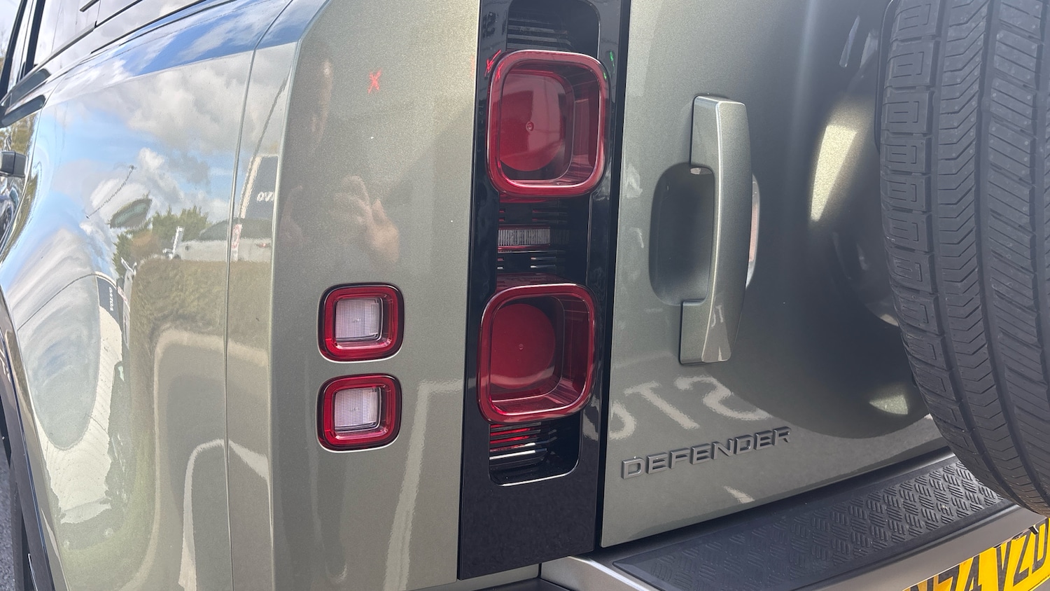 Used Land Rover Defender 2024 for sale - 76384892: Photo 19