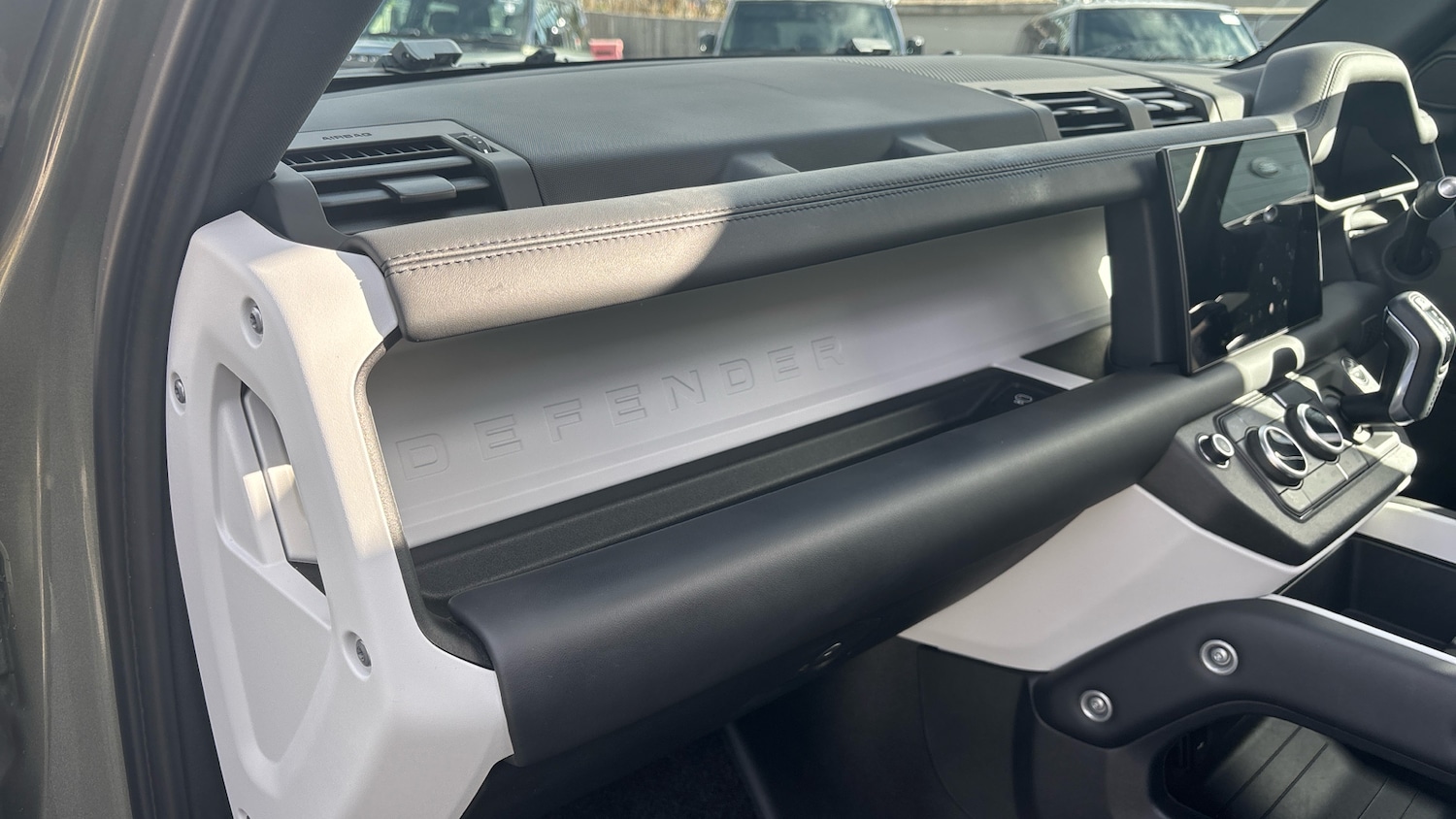 Used Land Rover Defender 2024 for sale - 76384892: Photo 23