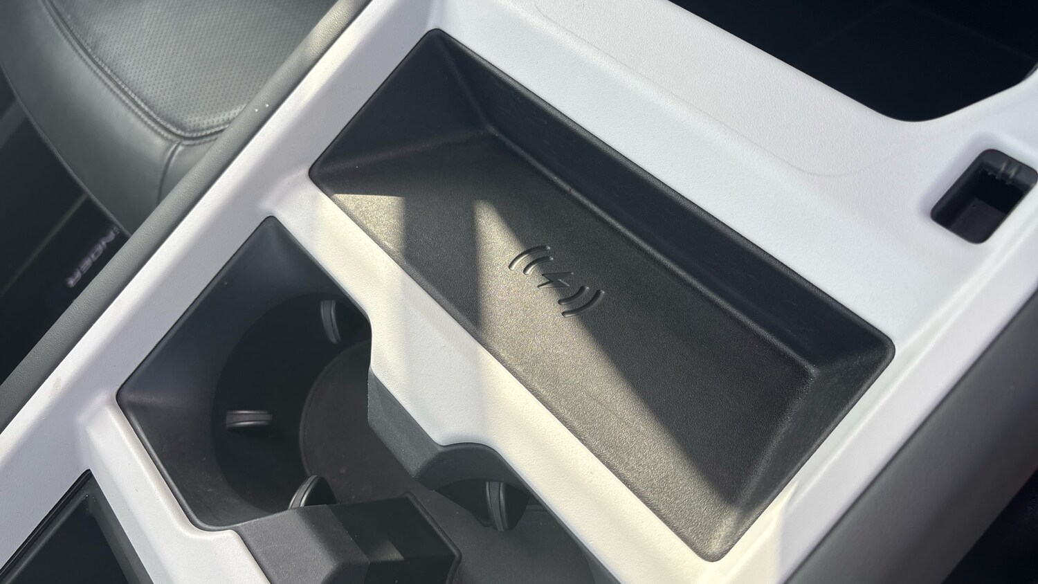 Used Land Rover Defender 2024 for sale - 76384892: Photo 39