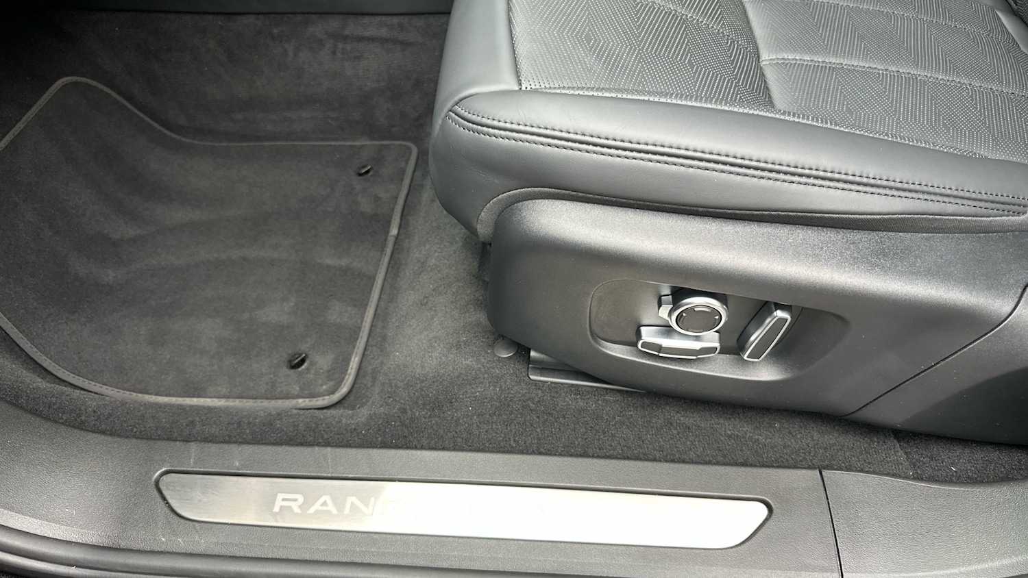 Used Land Rover Range Rover Evoque 2025 for sale - 76219006: Photo 40