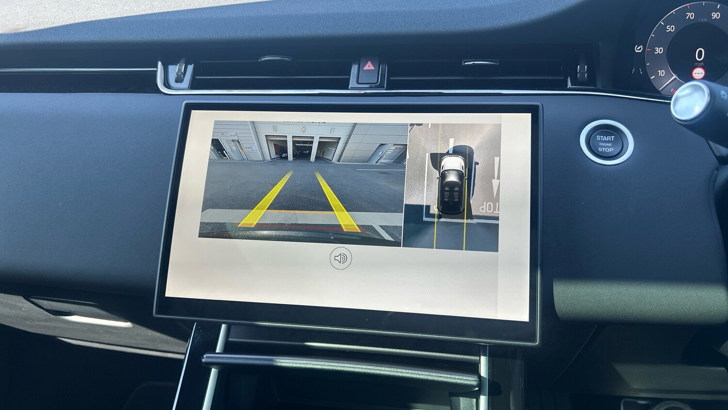 Used Land Rover Range Rover Evoque 2025 for sale - 76255275: Photo 12