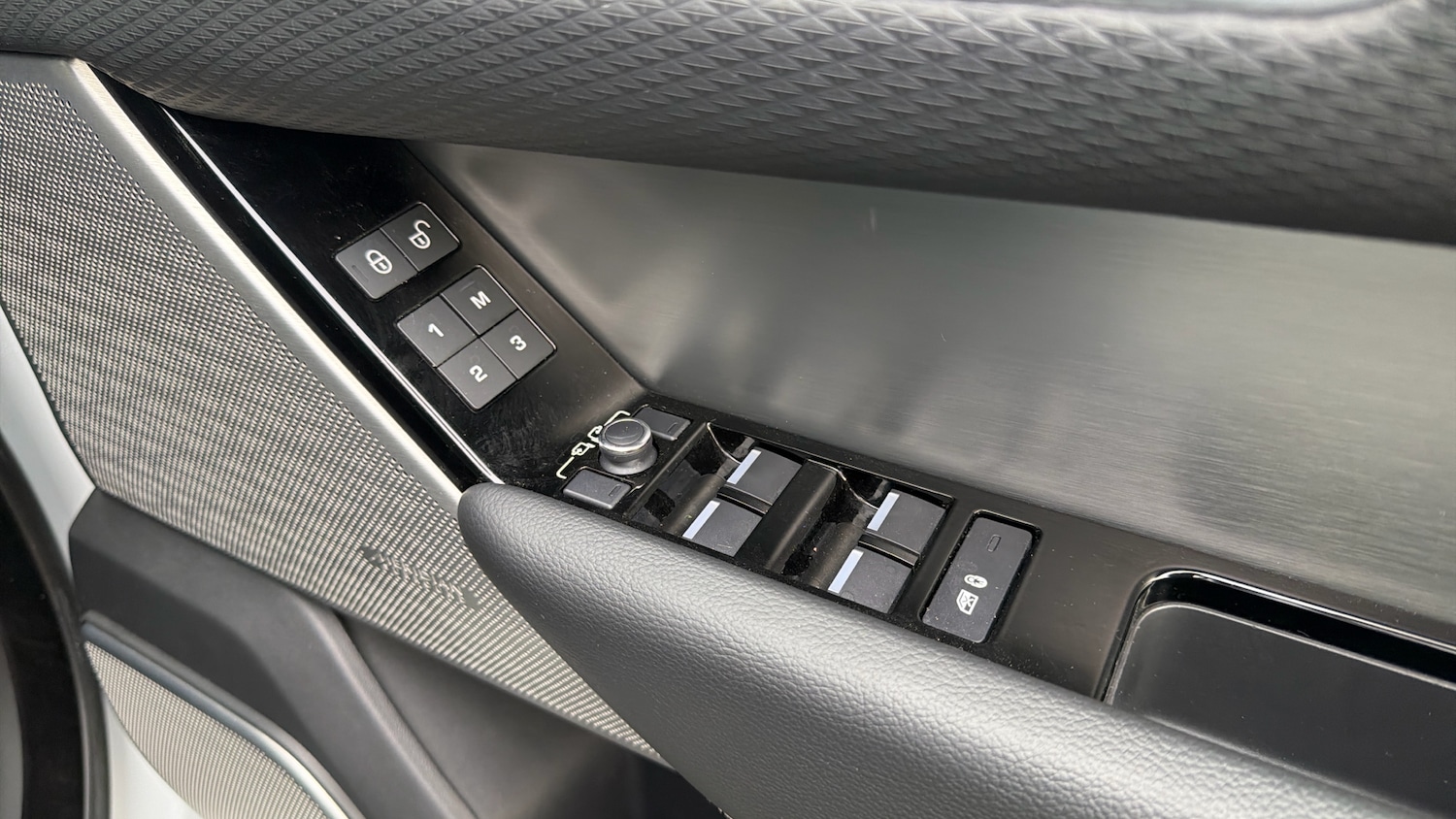 Used Land Rover Range Rover Velar 2019 for sale - 78015115: Photo 22