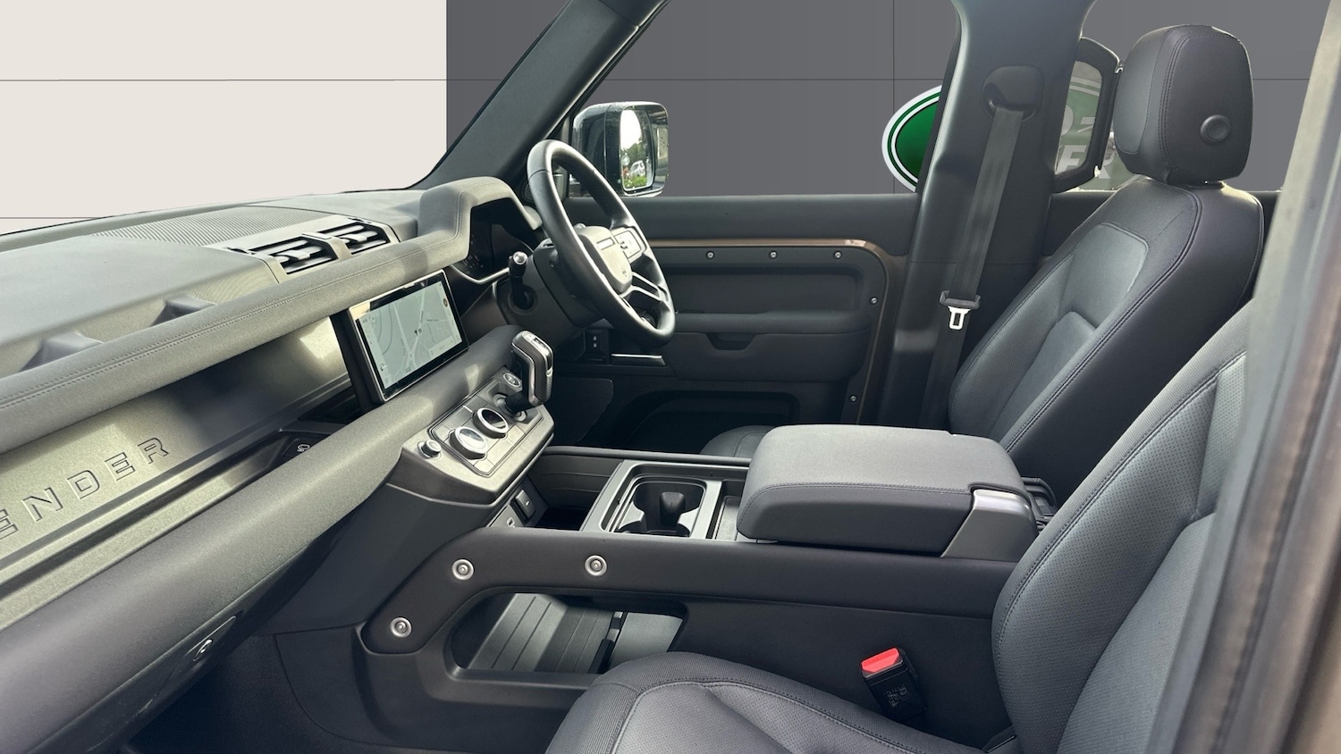 Used Land Rover Defender 2022 for sale - 76750391: Photo 3