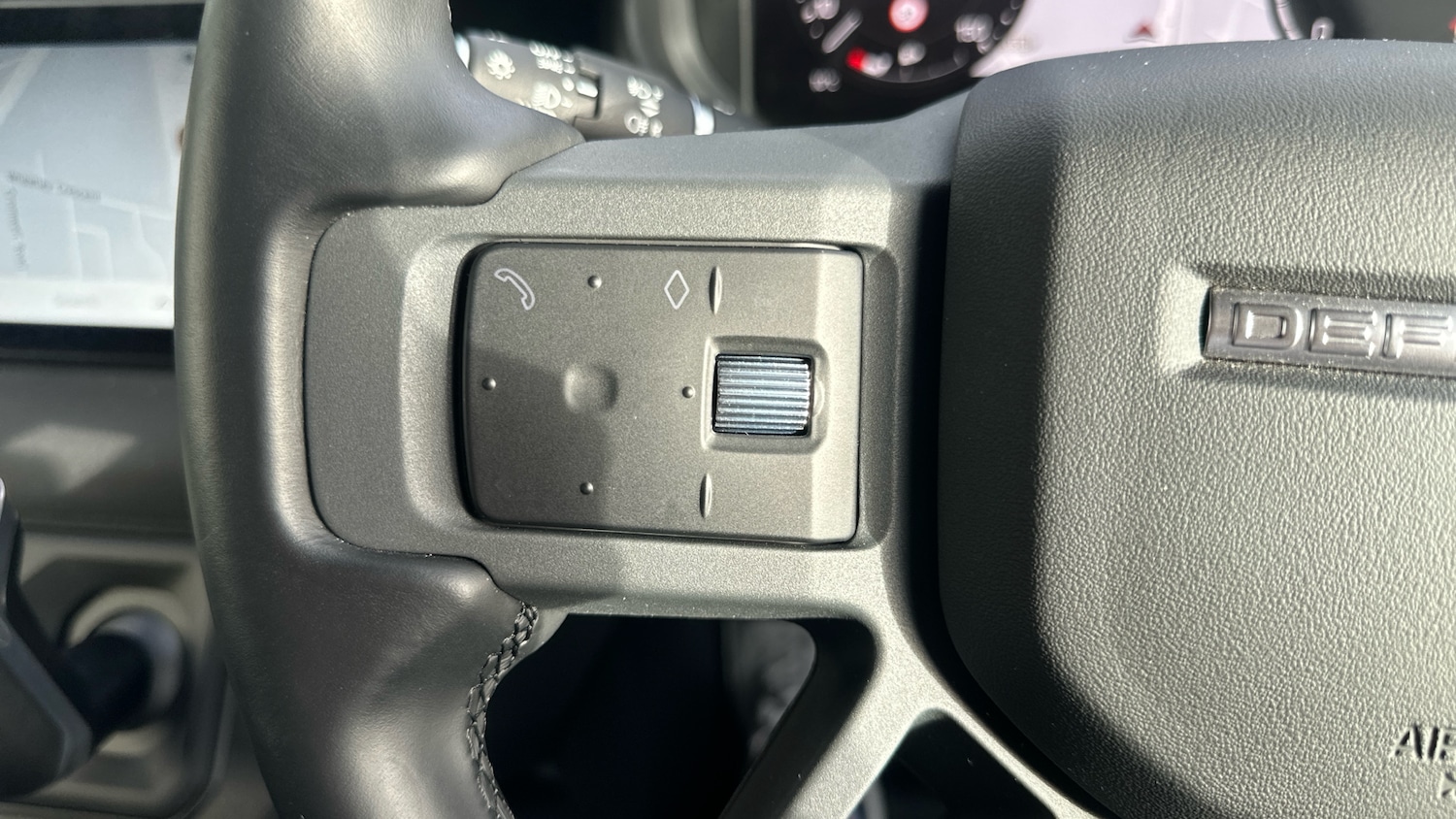 Used Land Rover Defender 2022 for sale - 76750391: Photo 33