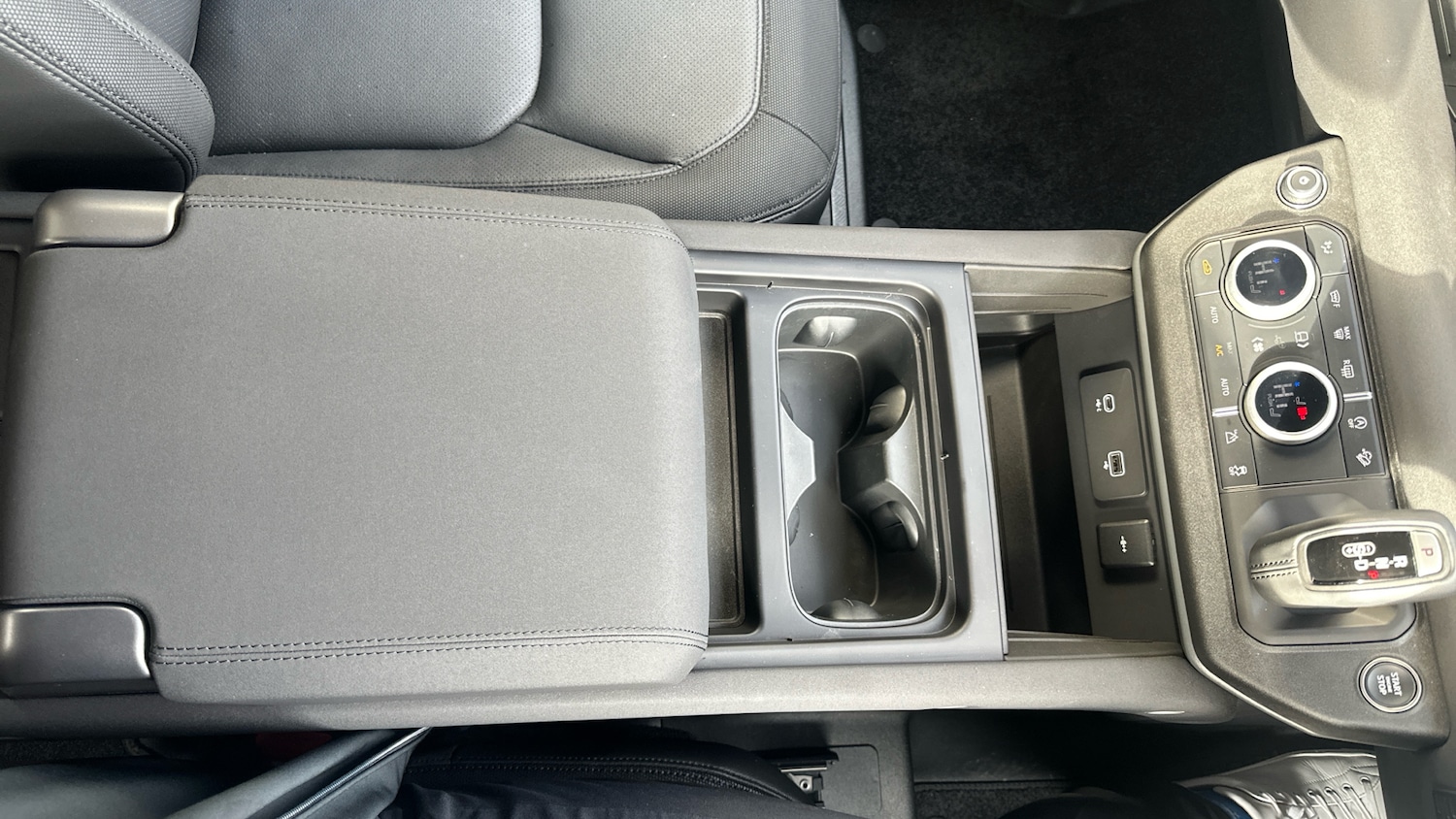 Used Land Rover Defender 2022 for sale - 76750391: Photo 47