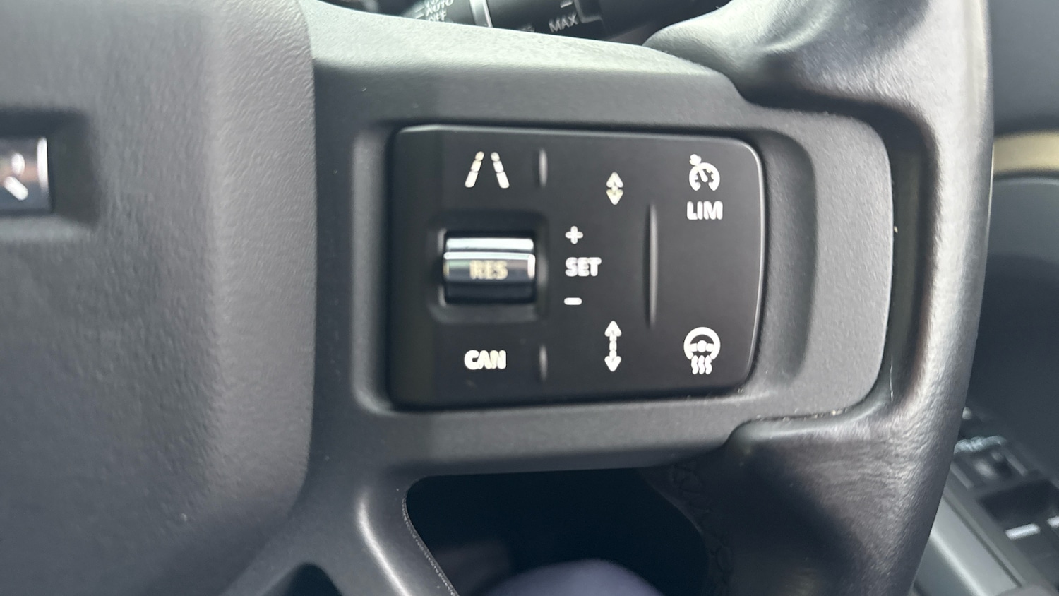 Used Land Rover Defender 2022 for sale - 76750391: Photo 62