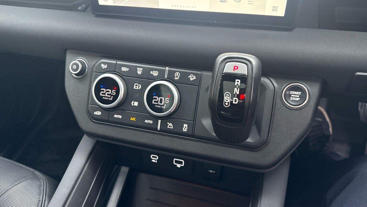 Used Land Rover Defender 2022 for sale - 76750391: Photo 64