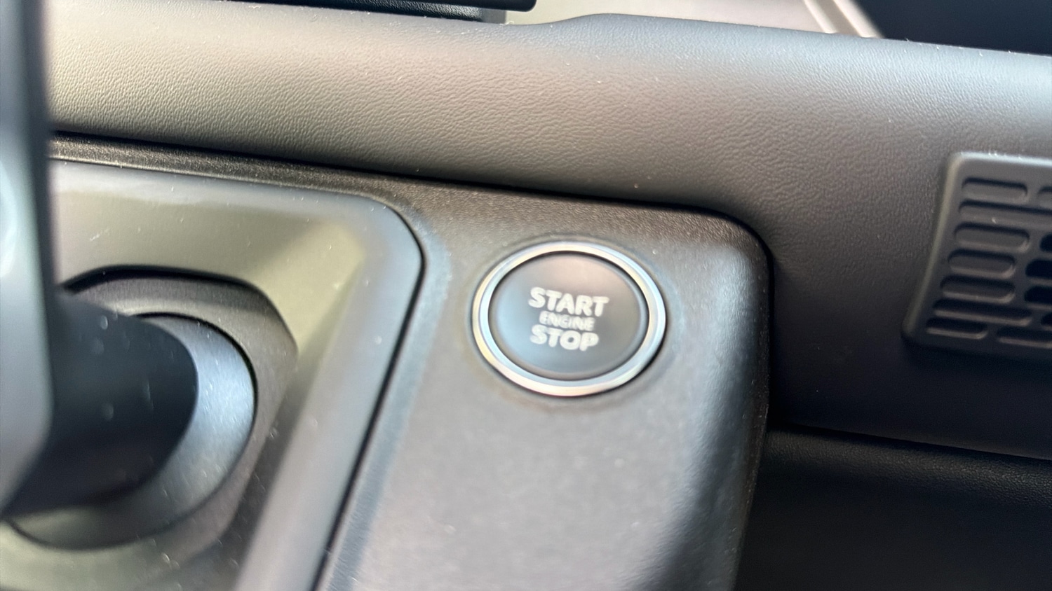 Used Land Rover Defender 2025 for sale - 76426283: Photo 62