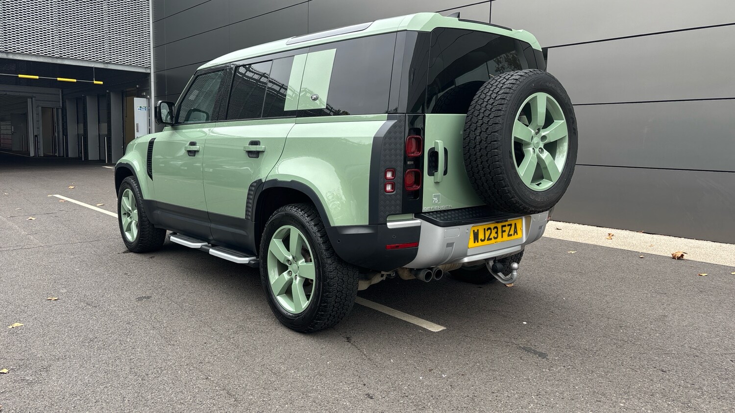 Used Land Rover Defender 2023 for sale - 76232215: Photo 30