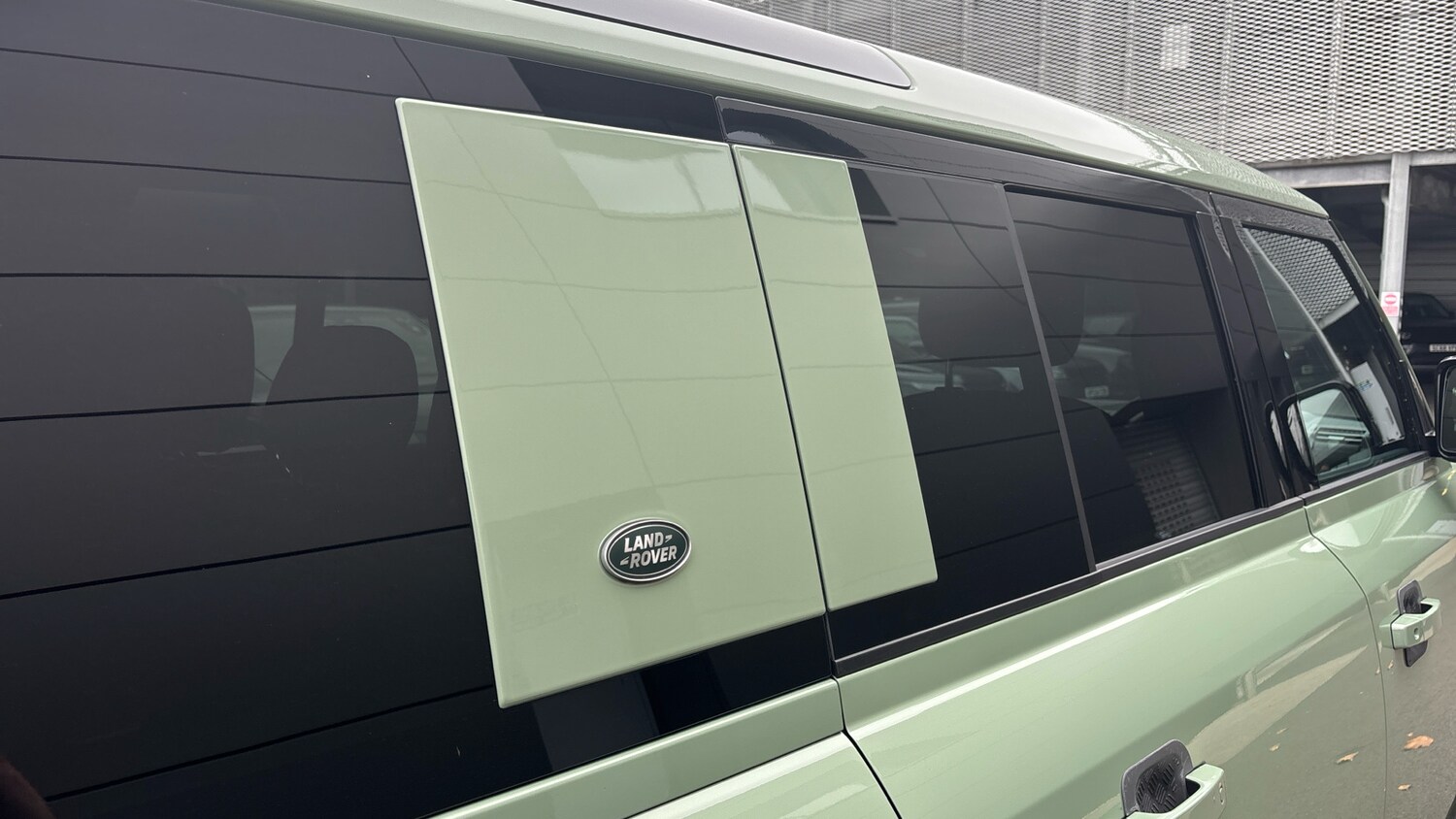 Used Land Rover Defender 2023 for sale - 76232215: Photo 31