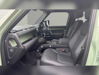 Used Land Rover Defender 2023 for sale - 76232215: Photo