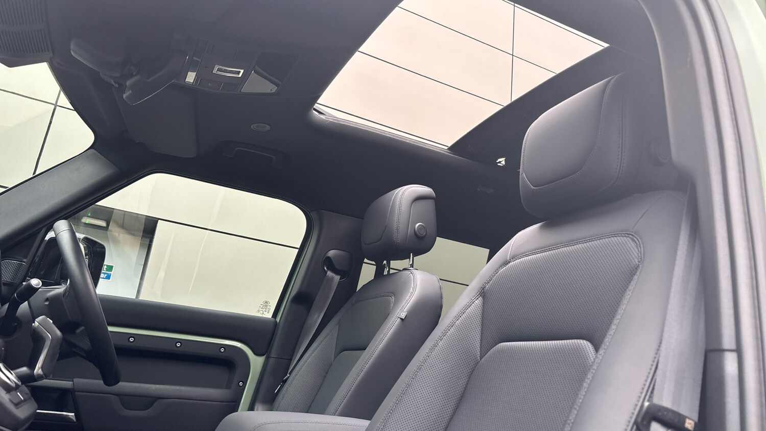 Used Land Rover Defender 2023 for sale - 76232215: Photo 40