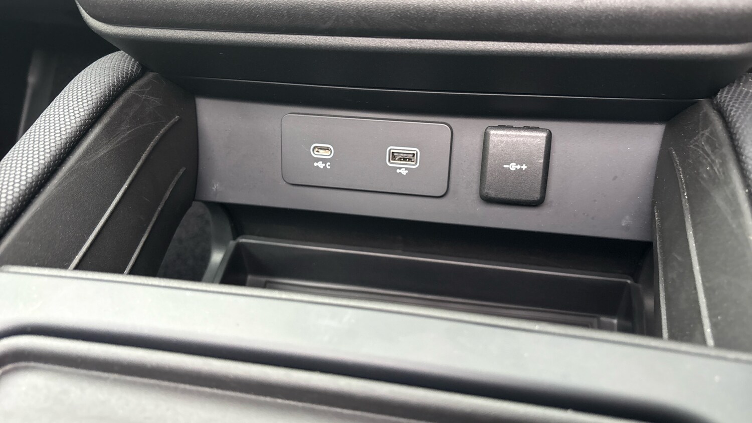 Used Land Rover Defender 2023 for sale - 76232215: Photo 48