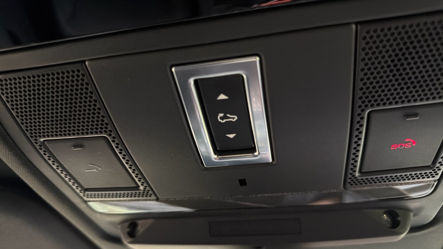 Used Land Rover Defender 2023 for sale - 76232215: Photo 50