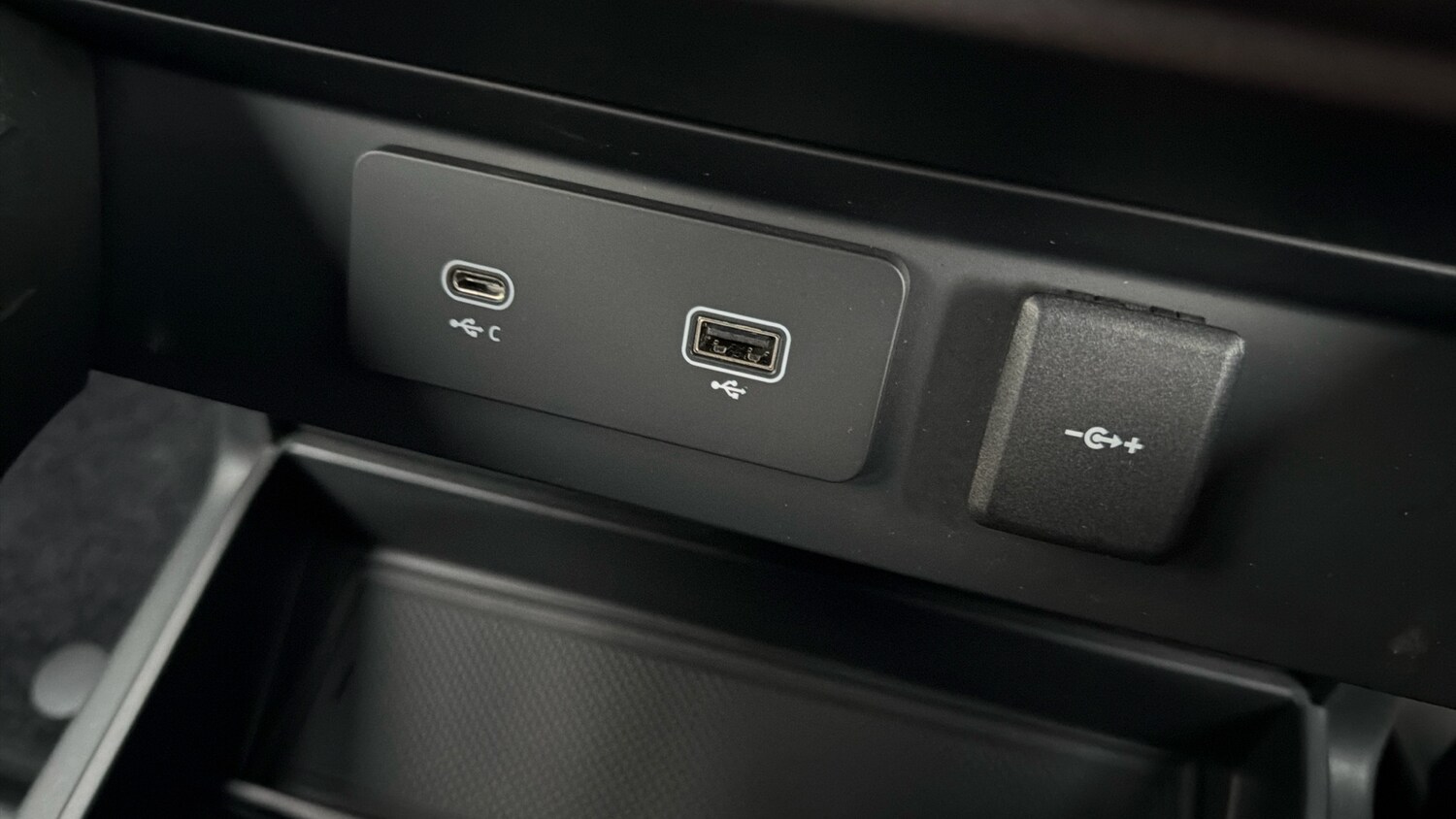 Used Land Rover Defender 2023 for sale - 76232215: Photo 51