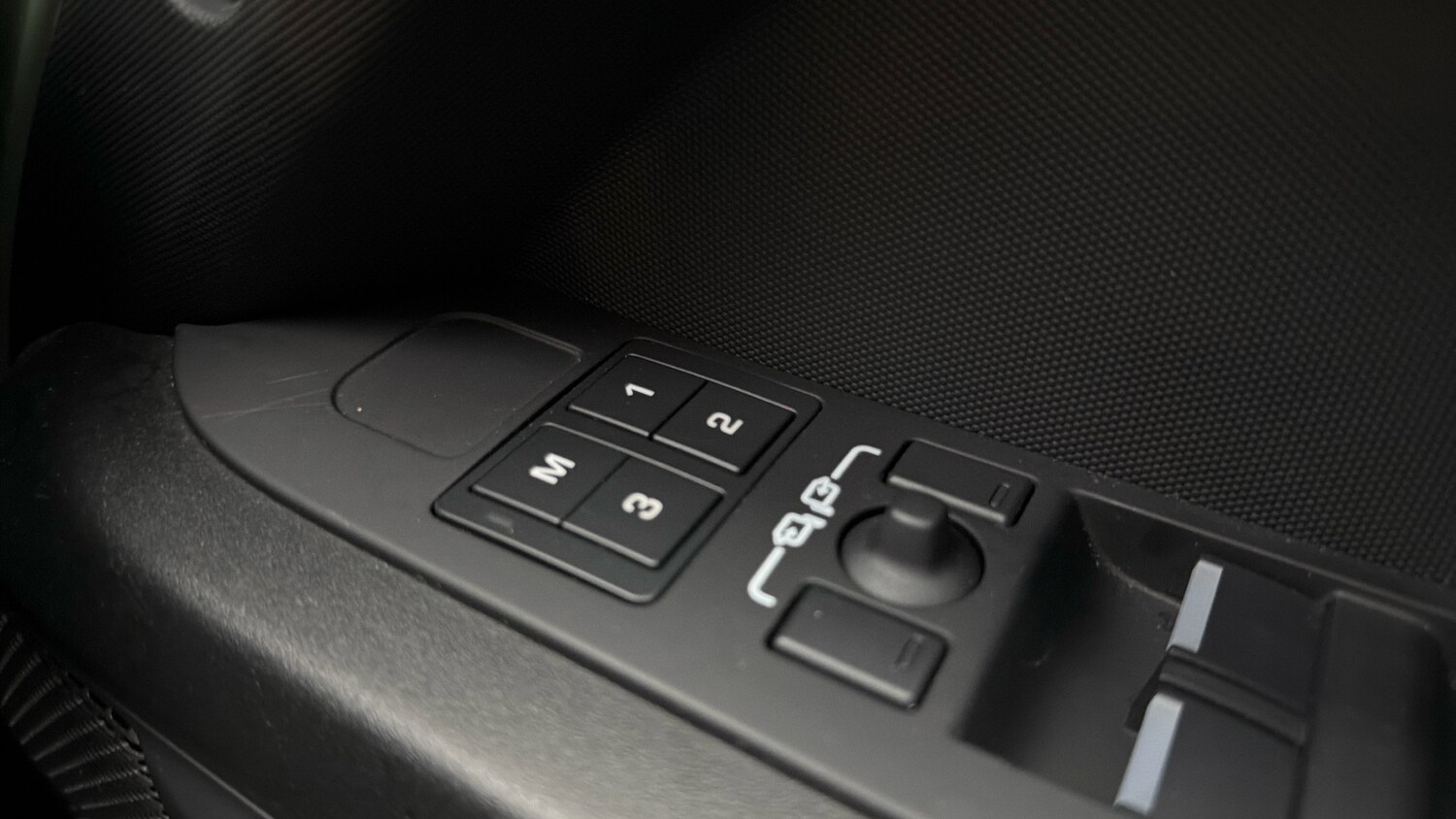 Used Land Rover Defender 2023 for sale - 76232215: Photo 59