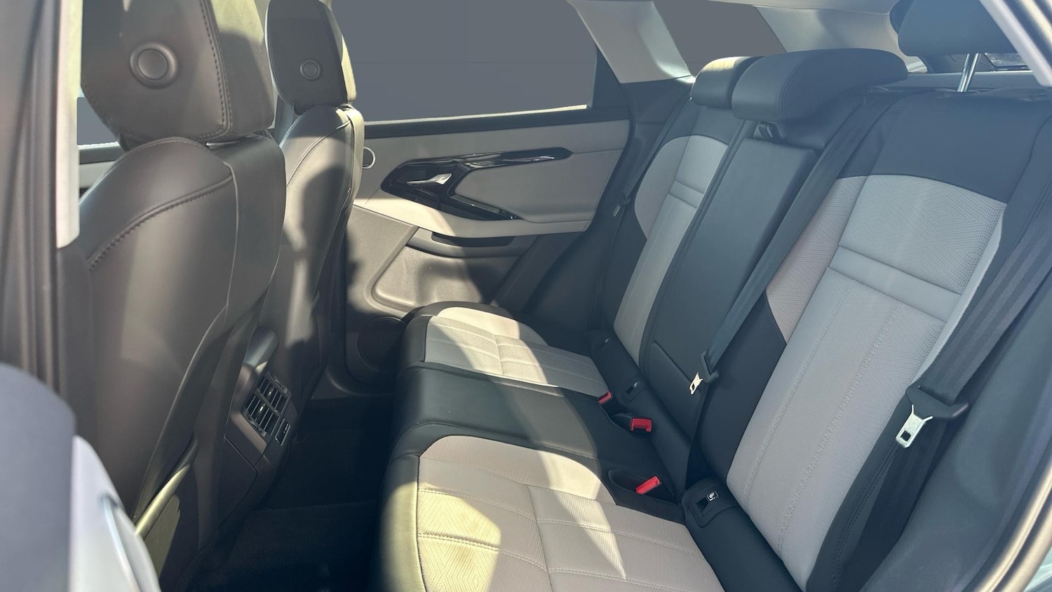 Used Land Rover Range Rover Evoque 2024 for sale - 77990496: Photo 4