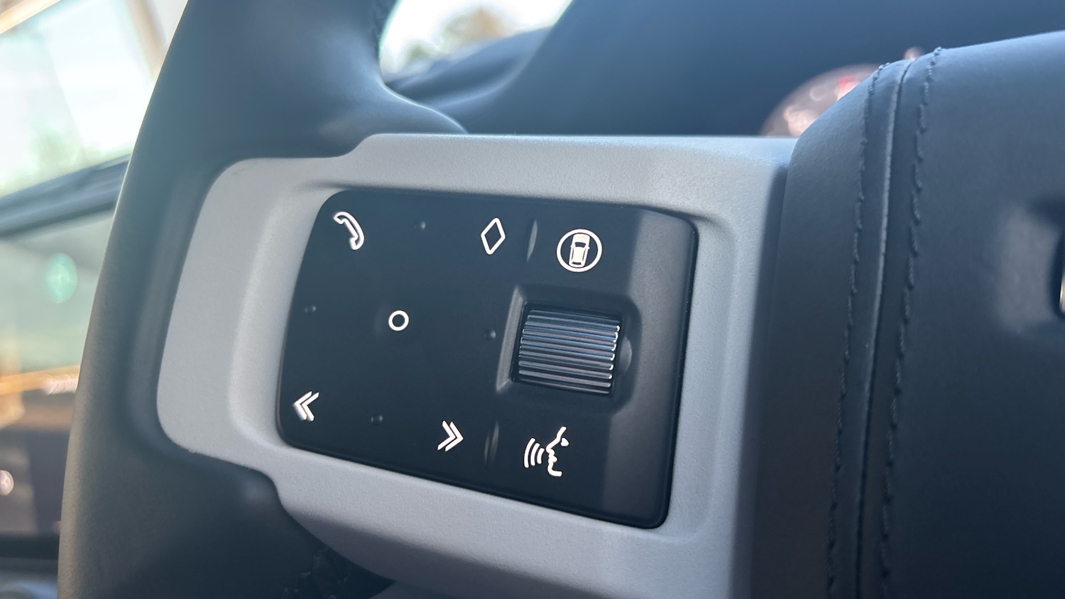 Used Land Rover Defender 2025 for sale - 76343886: Photo 25
