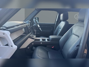 Used Land Rover Defender 2025 for sale - 76343886: Photo