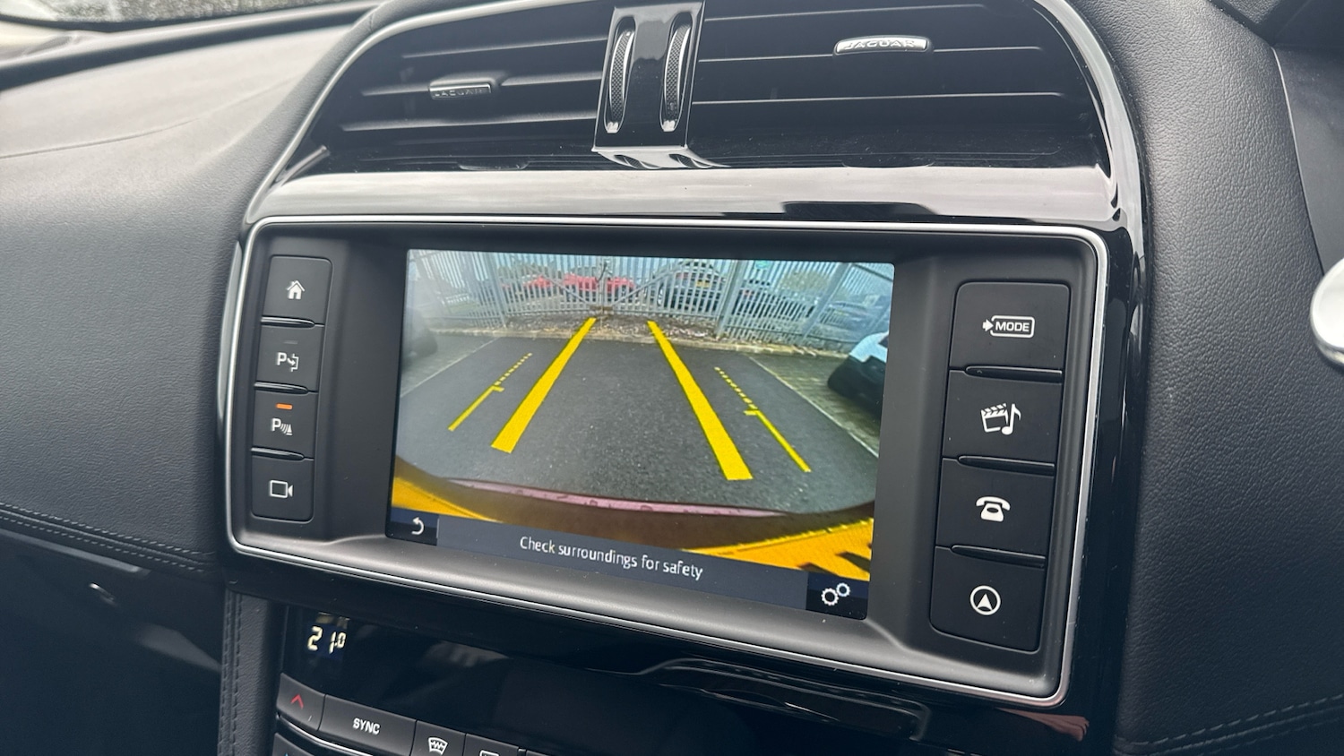 Used Jaguar F-Pace 2016 for sale - 76652218: Photo 12