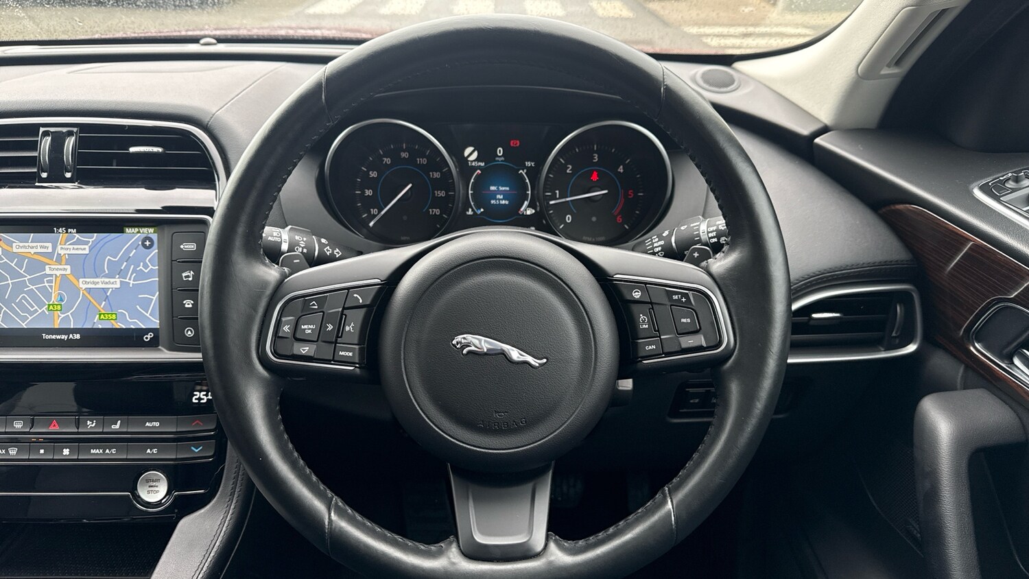 Used Jaguar F-Pace 2016 for sale - 76652218: Photo 15