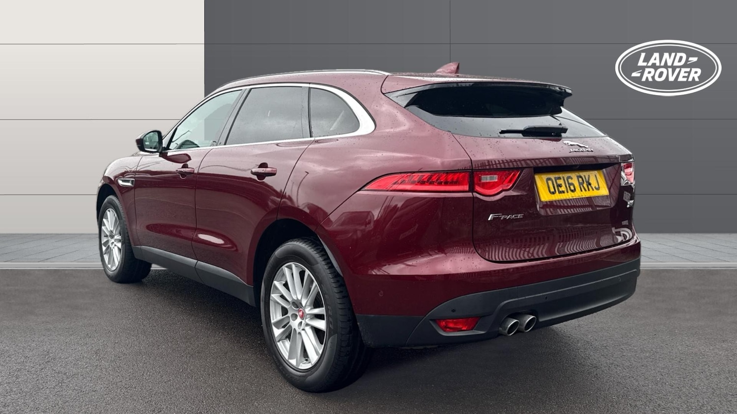 Used Jaguar F-Pace 2016 for sale - 76652218: Photo 2