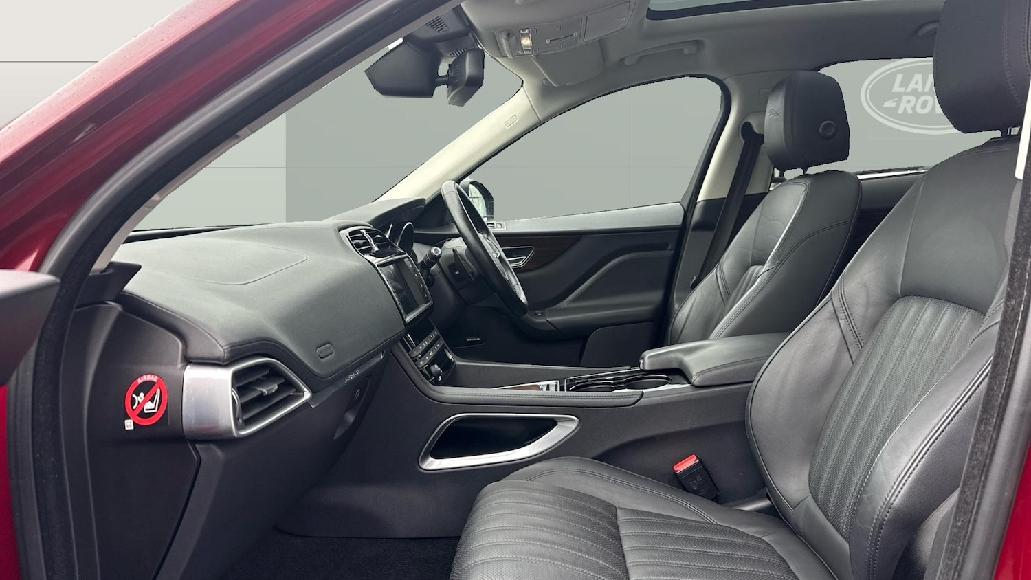 Used Jaguar F-Pace 2016 for sale - 76652218: Photo 3