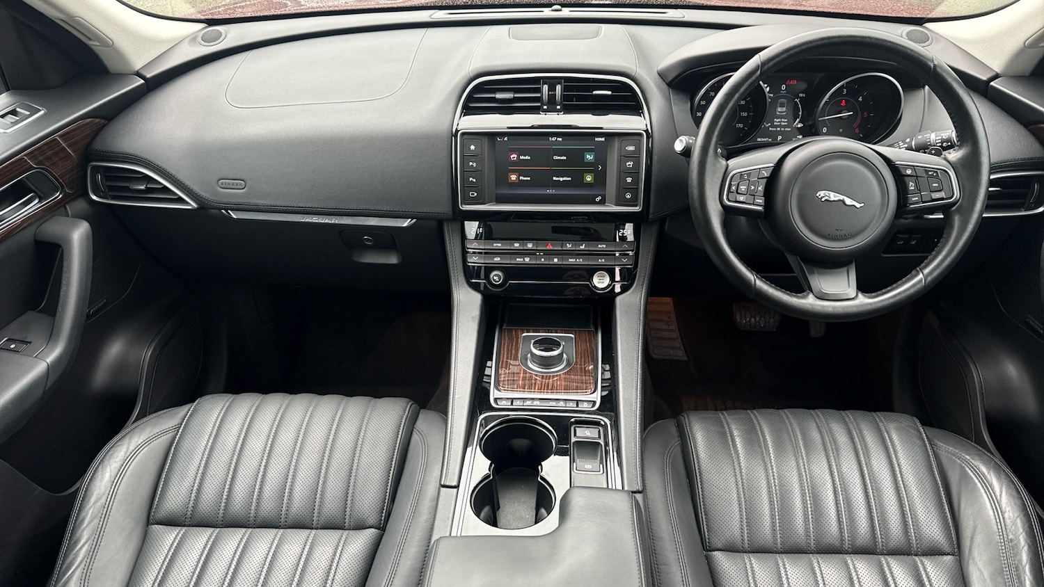 Used Jaguar F-Pace 2016 for sale - 76652218: Photo 9