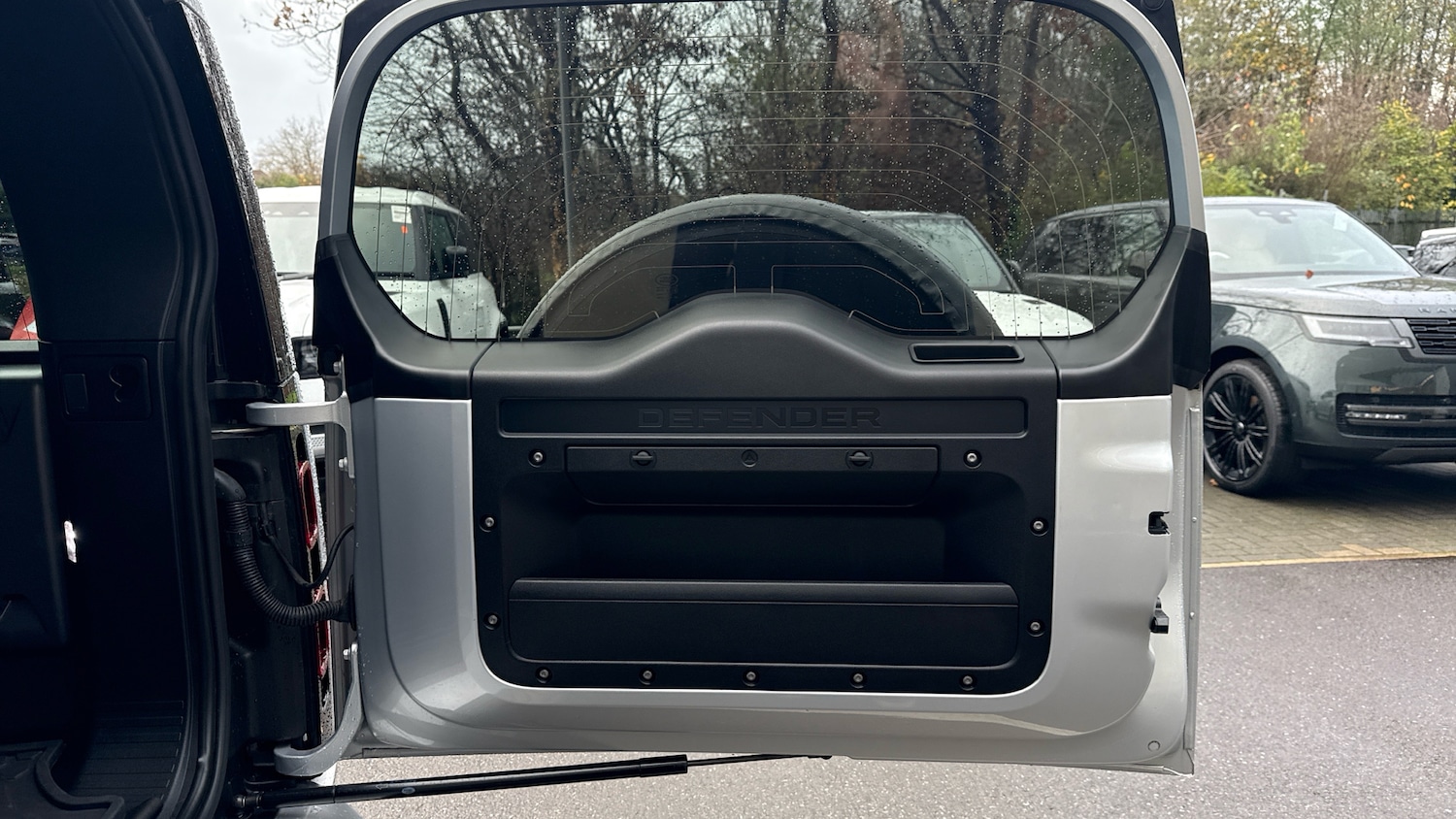 Used Land Rover Defender 2022 for sale - 76530889: Photo 22