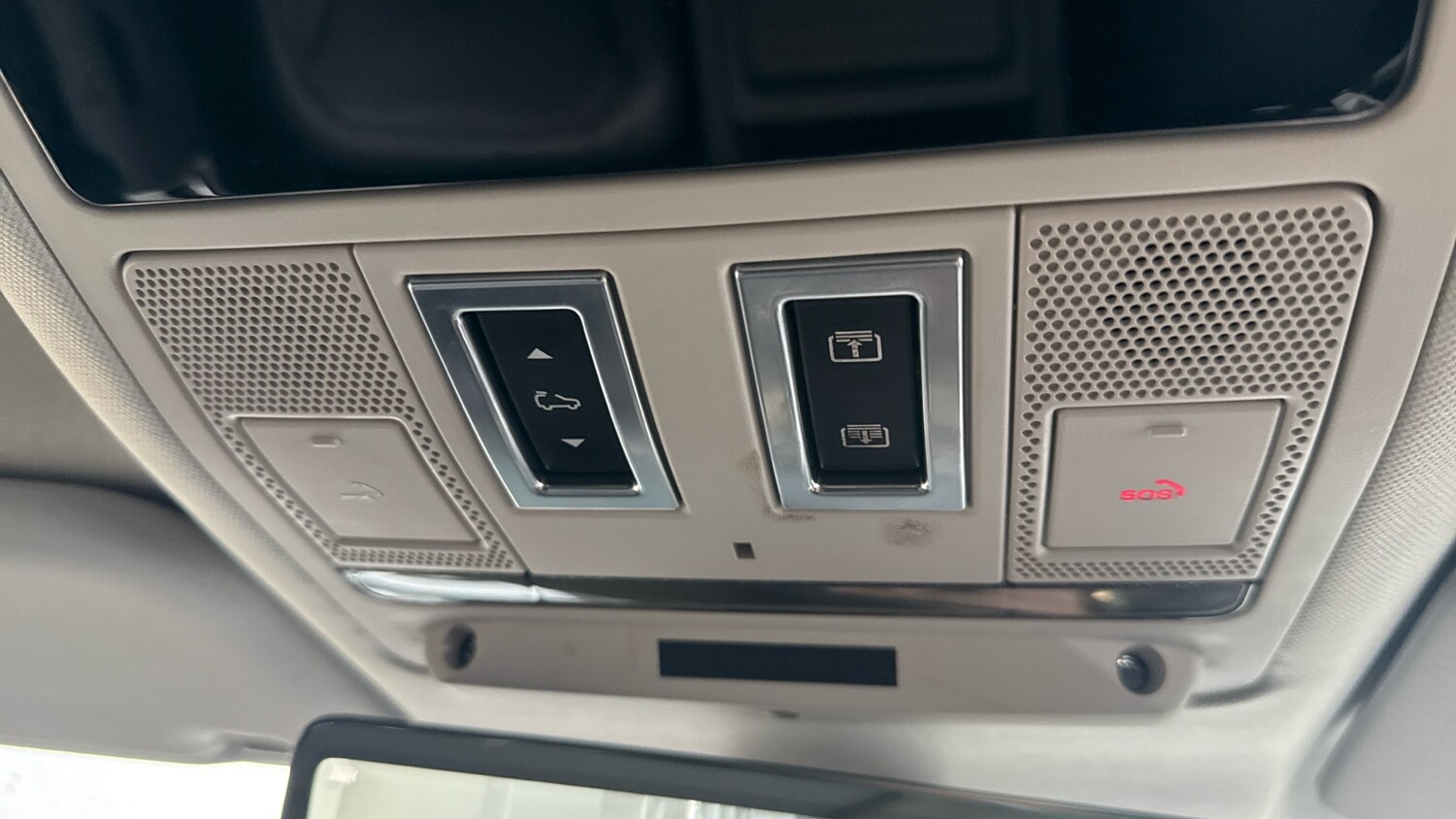 Used Land Rover Defender 2022 for sale - 76530889: Photo 34