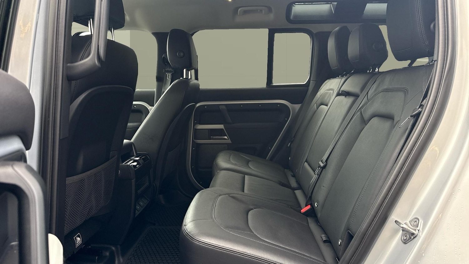 Used Land Rover Defender 2022 for sale - 76530889: Photo 4