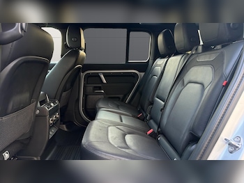 Used Land Rover Defender 2022 for sale - 77803567: Photo