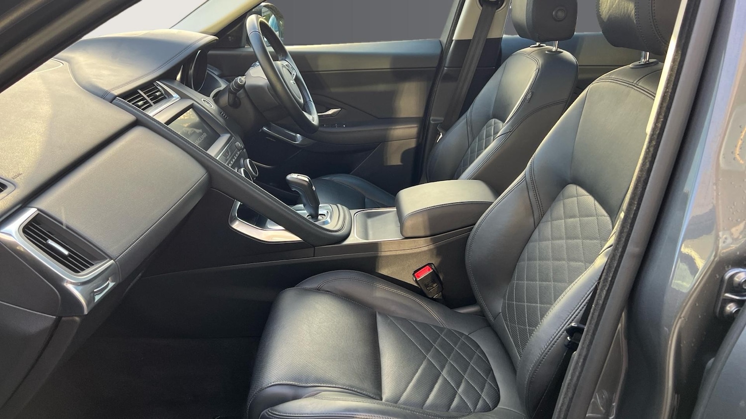 Used Jaguar E-Pace 2018 for sale - 76974158: Photo 3