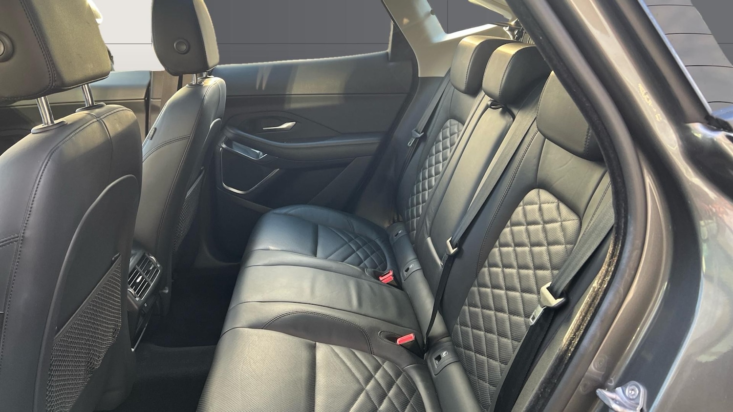 Used Jaguar E-Pace 2018 for sale - 76974158: Photo 4