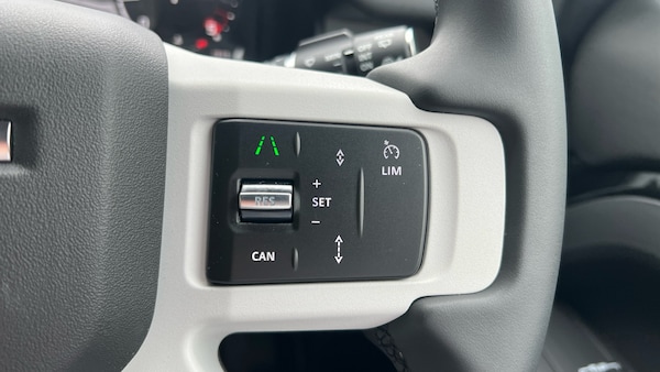Used Land Rover Defender 2025 for sale - 75260882: Photo 26