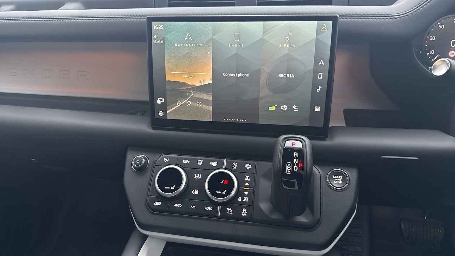 Used Land Rover Defender 2025 for sale - 77375790: Photo 14