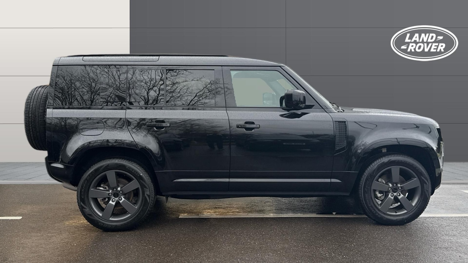 Used Land Rover Defender 2025 for sale - 77375790: Photo 5