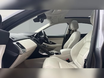 Used Jaguar E-Pace 2021 for sale - 76554137: Photo