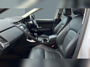 Used Jaguar E-Pace 2020 for sale - 76908457: Photo