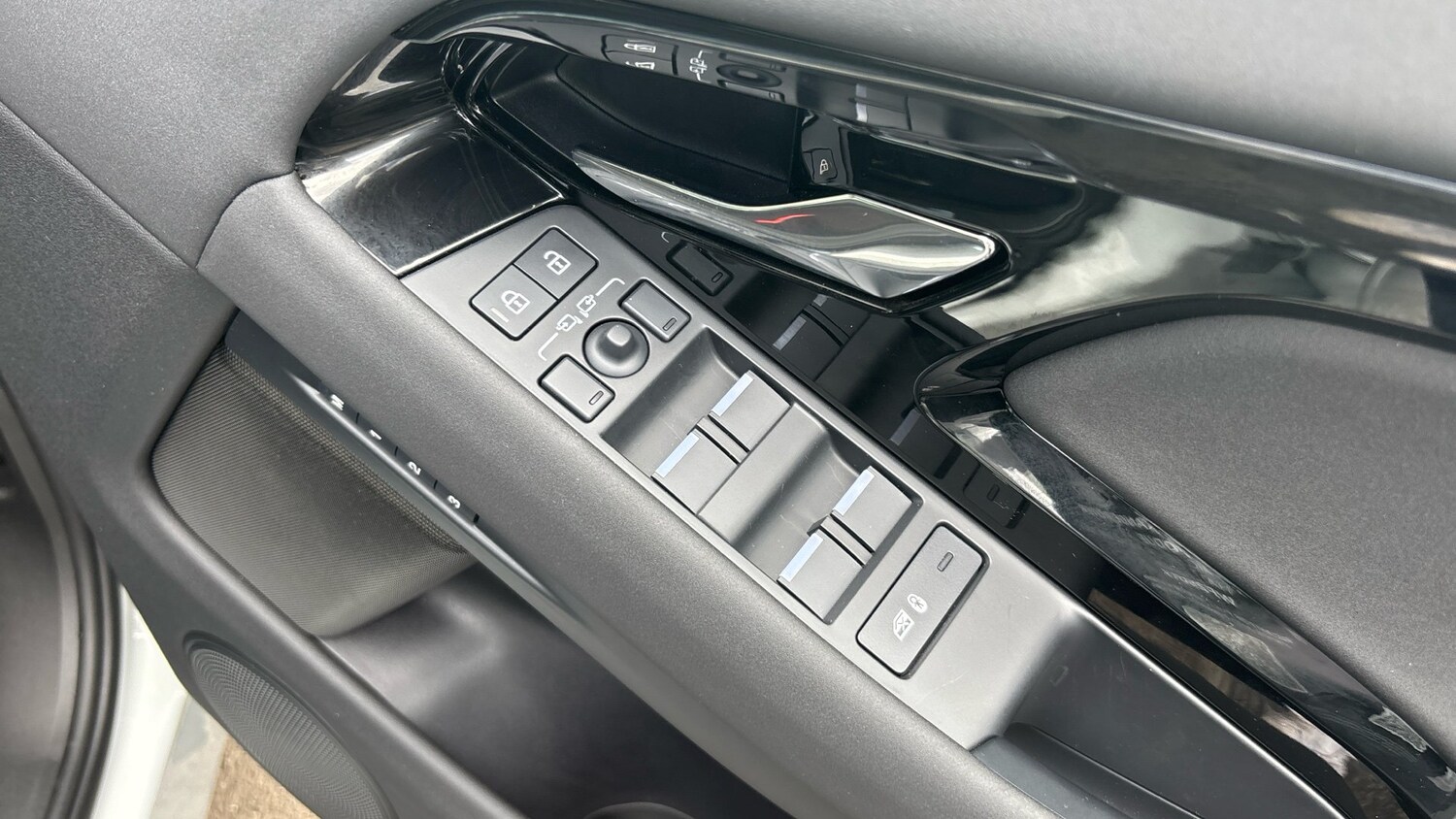 Used Land Rover Range Rover Evoque 2025 for sale - 75773674: Photo 23