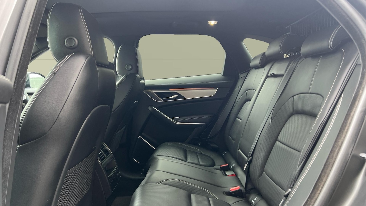 Used Jaguar F-Pace 2023 for sale - 77420867: Photo 4