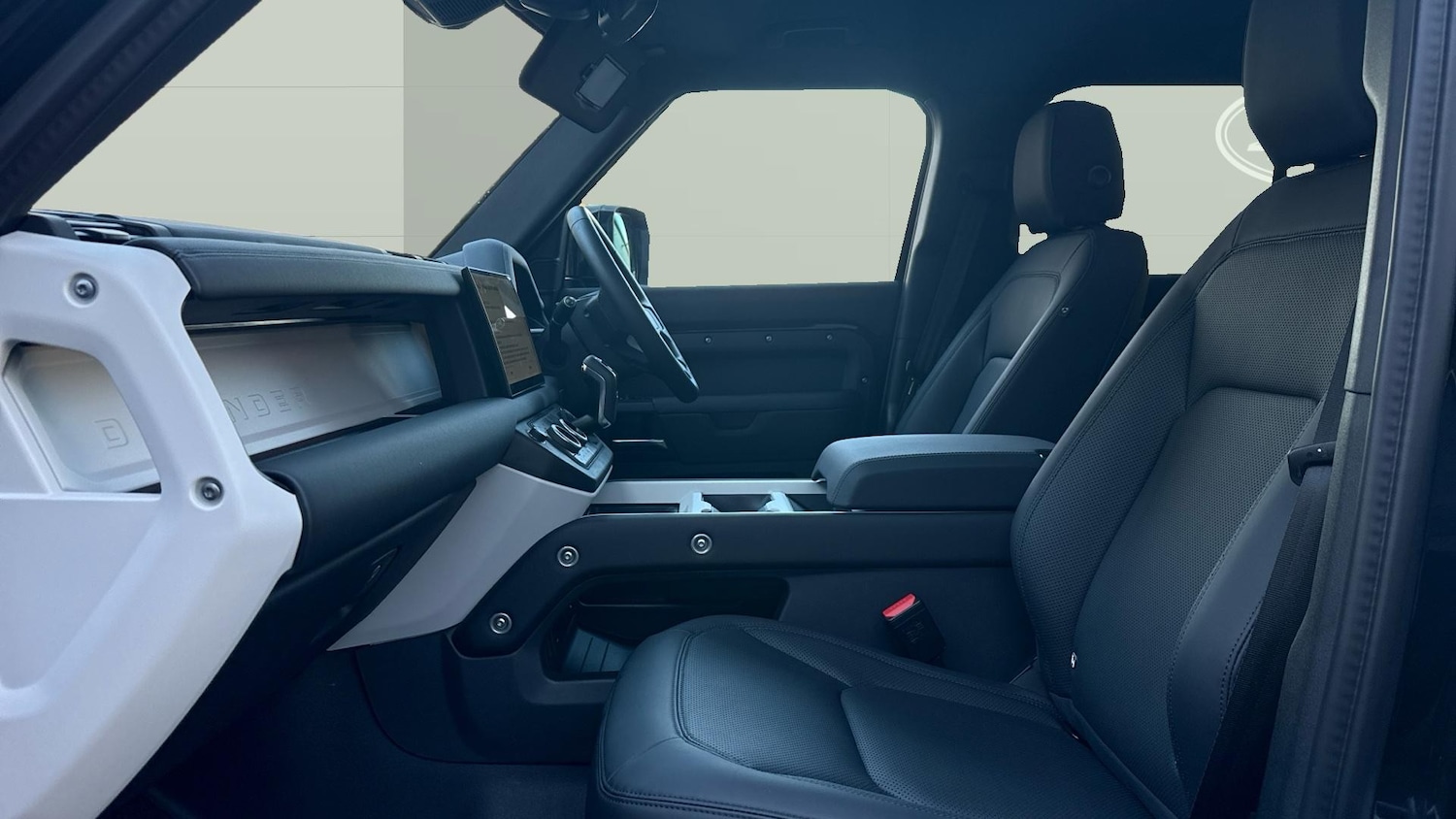 Used Land Rover Defender 2025 for sale - 76573819: Photo 3