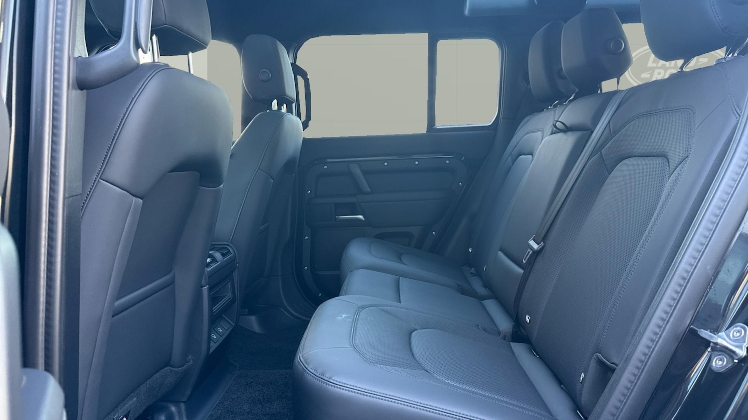 Used Land Rover Defender 2025 for sale - 76573819: Photo 4