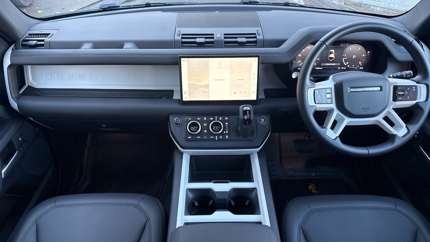 Used Land Rover Defender 2025 for sale - 76573819: Photo 9